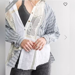 Gimmicks pieced lace shirt Large NWT